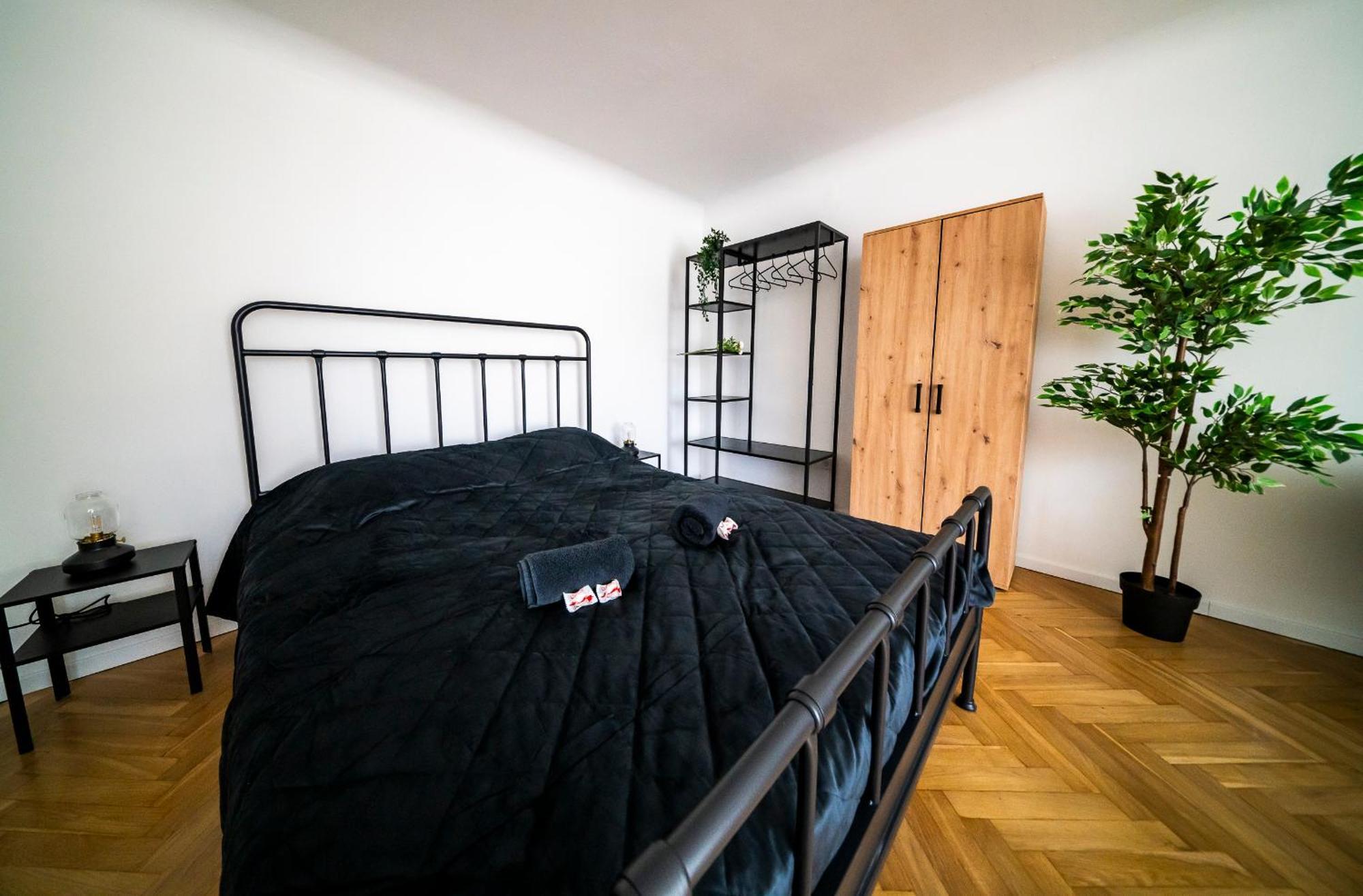 Downtown Riverfront Apartament
